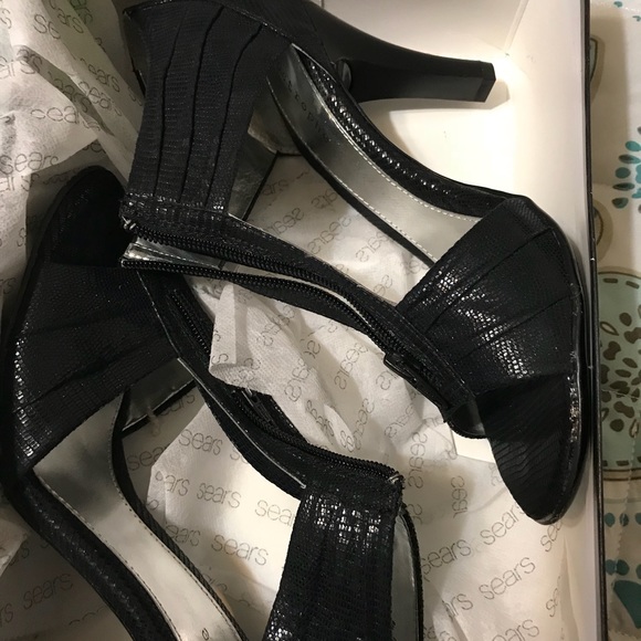 Black Gladiator shoes - Picture 3 of 3